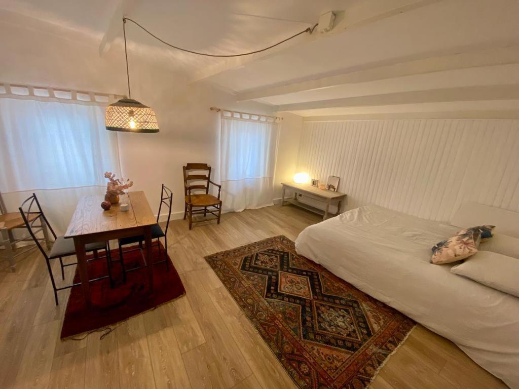 3 Studios Hyeres - Centre Ville Rue Pietonne - Manon Екстер'єр фото